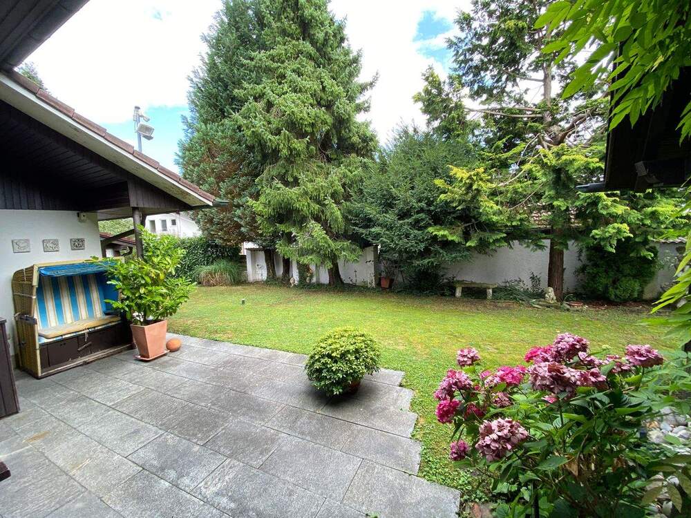 Thumbnail-Großzügiges, gepflegtes 1-2 Familienhaus in bester Lage von Langenargen, Nähe Yachthäfen BMK + Ultra Marin