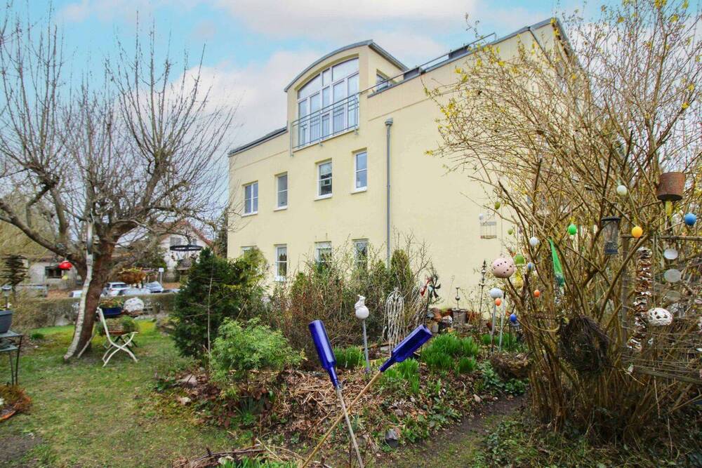 Thumbnail-Vermietete 2,5 Zimmer Wohnung mit Terrasse und eigenem Garten, PKW Stellplatz und 2 Kellern