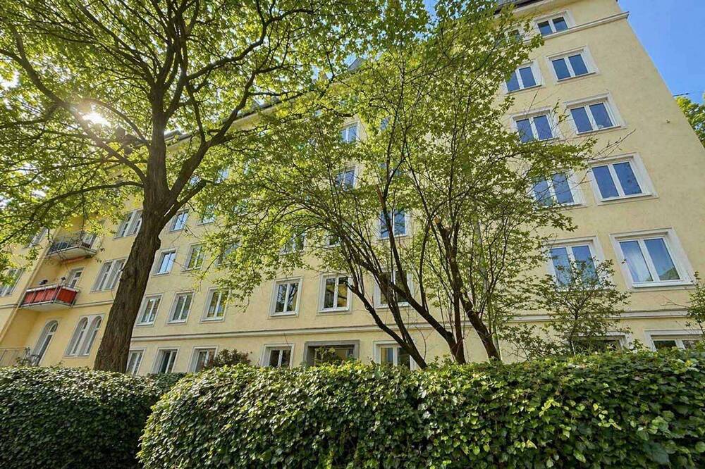Thumbnail-Beste Lage in Schwabing: 4,5-Zimmer mit 2 Bäder, Balkon zum Innenhof, mit lebenslangem Wohnrecht.
