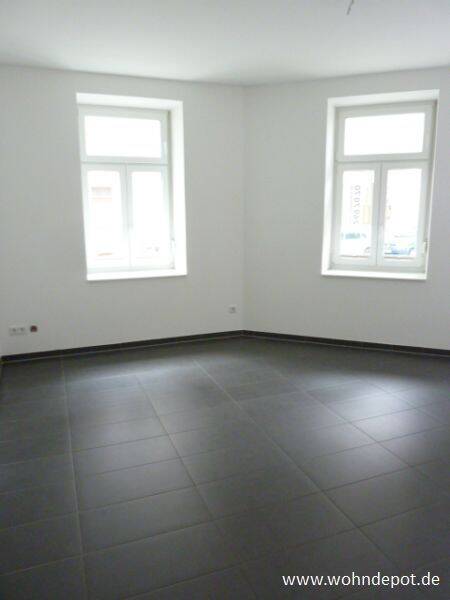 Thumbnail-ab 15. Juni * 2-RW * EBK mgl. * Hochparterre * Fliesenboden * FuBoHzg. * Anger-Crottendorf