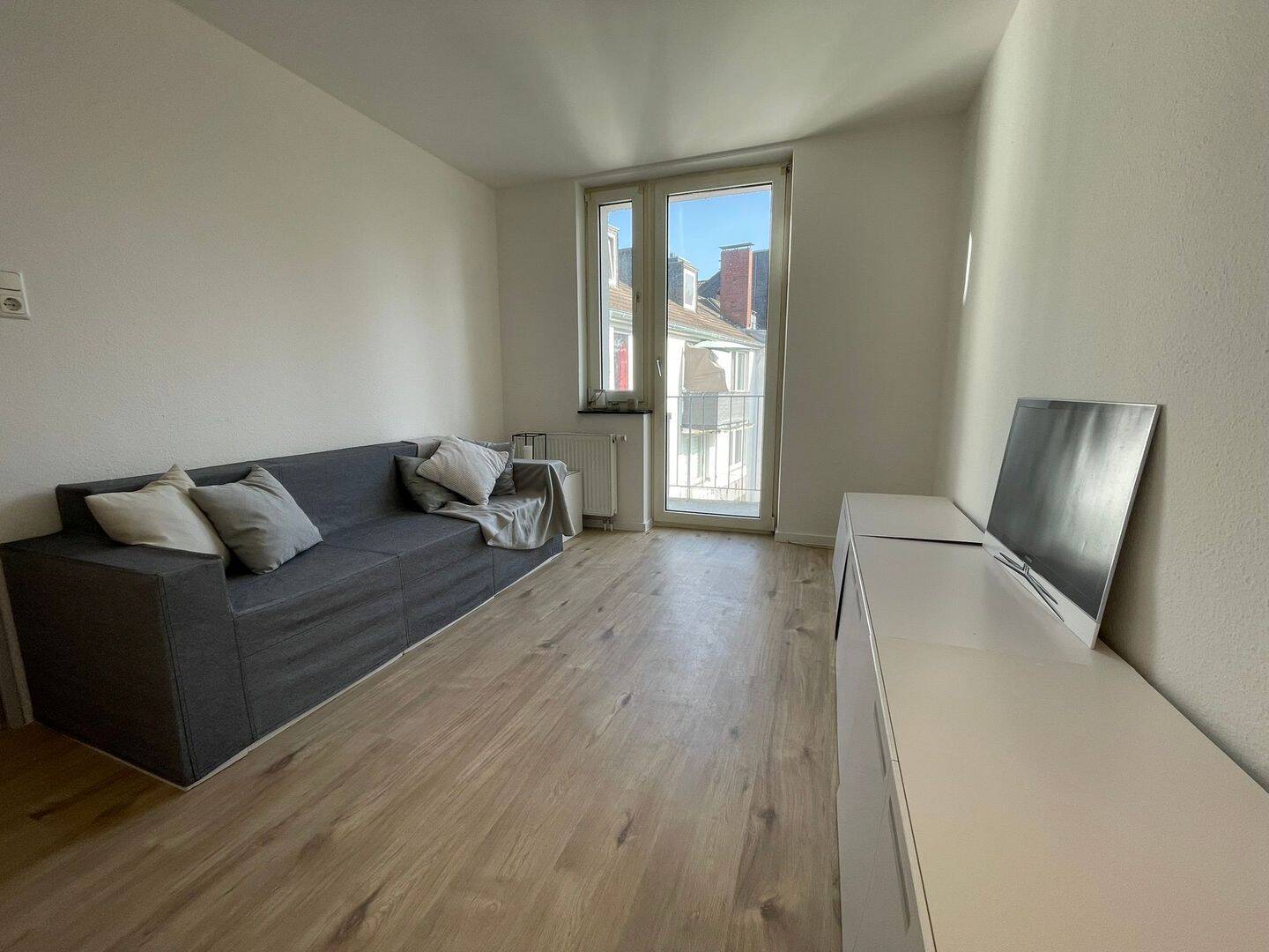 Thumbnail-Lichtdurchflutete 2-Zimmer-Wohnung mit Balkon & Einbauküche in Aachener Top-Lage