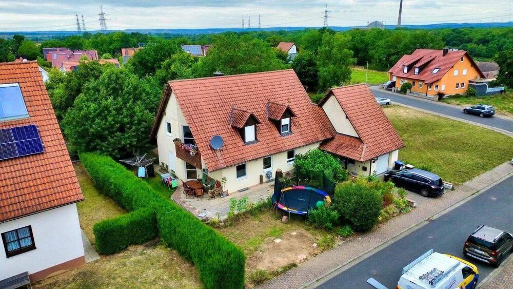 Thumbnail-Familienfreundliches Eigenheim mit großem Garten und Gestaltungsmöglichkeiten