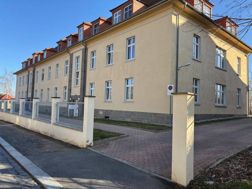 Thumbnail-* 3-RWE * ruhige Seitenstraße * PKW-Stellplatz möglich *