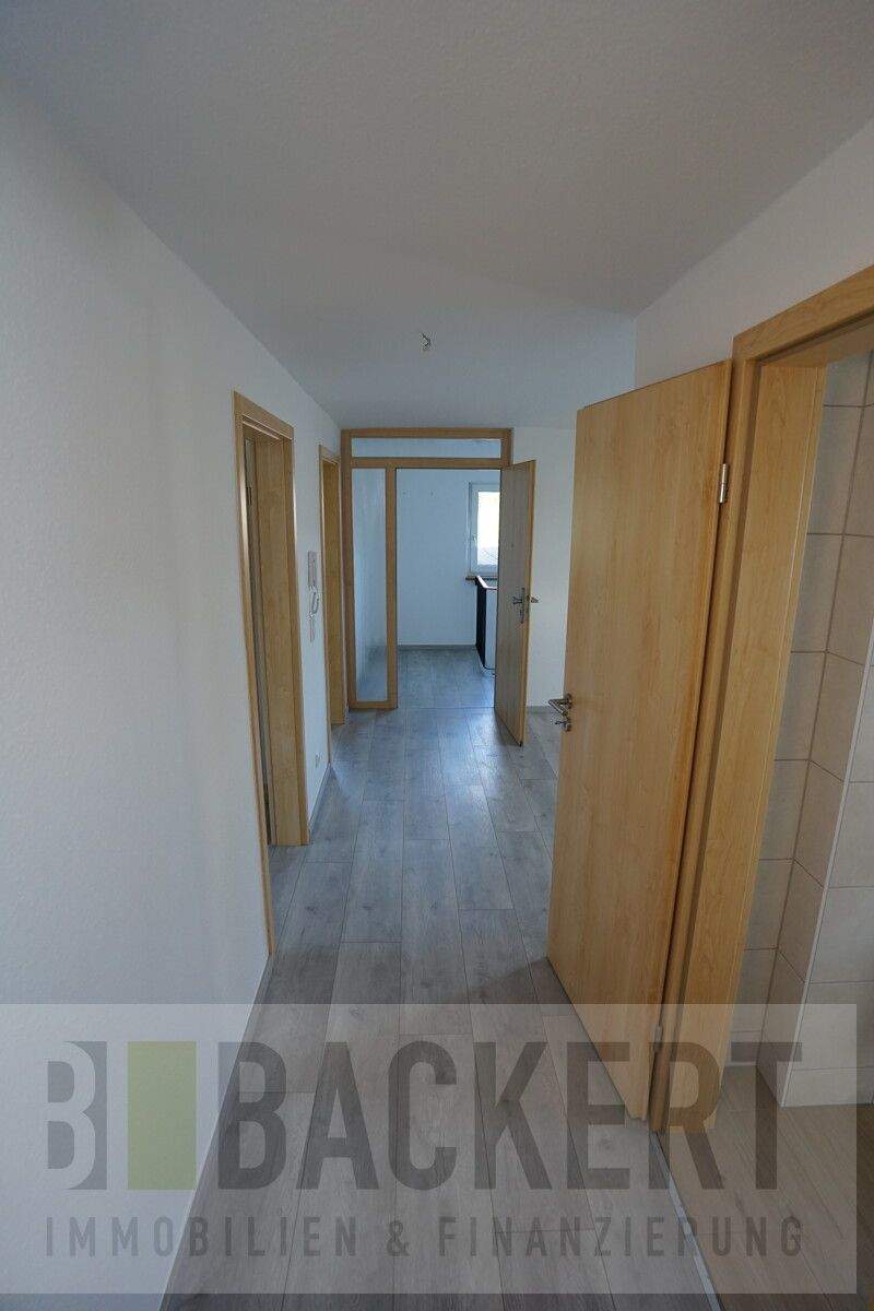 Thumbnail-Große und helle 3,5-Zimmer-Dachgeschosswohnung mitten in Altenkunstadt.