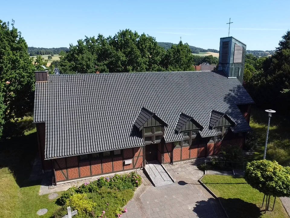 Thumbnail-Unikat mit Perspektive - Kirchgebäude auf großem Areal mit Entwickungspotential in Exter