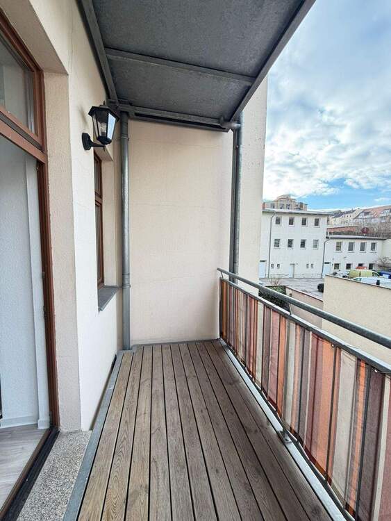 Thumbnail-zentrale 3- RWE mit Balkon und separater Küche !