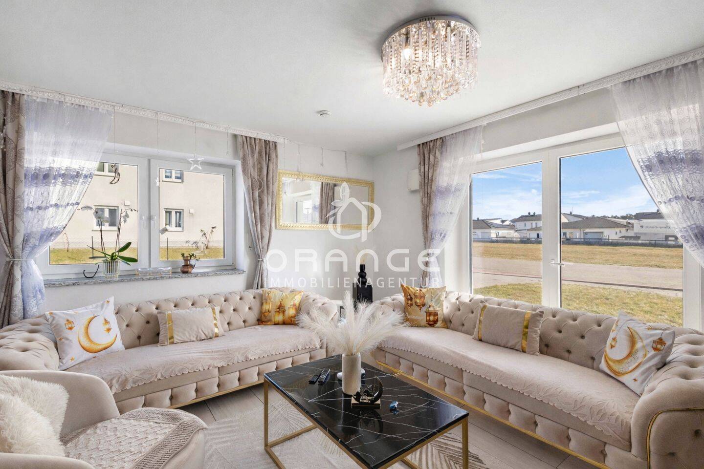 Thumbnail-Helle Erdgeschosswohnung mit Terrasse und großem Garten