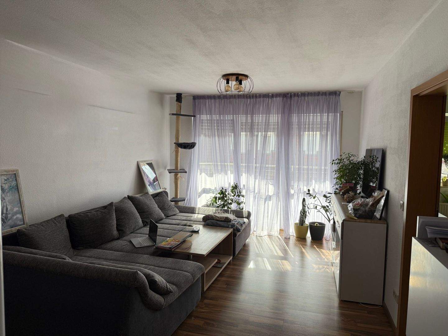 Thumbnail-Helle 3-Zimmer-Wohnung mit Einbauküche, Balkon und Garage