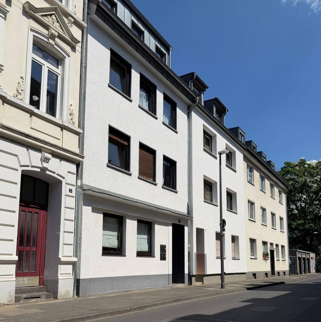 Thumbnail-PROVISIONSFREIES MFH in Köln-Mülheim | 4 WE | teilmodernisiert | Ausbaupotenzial | Sofort entmietbar