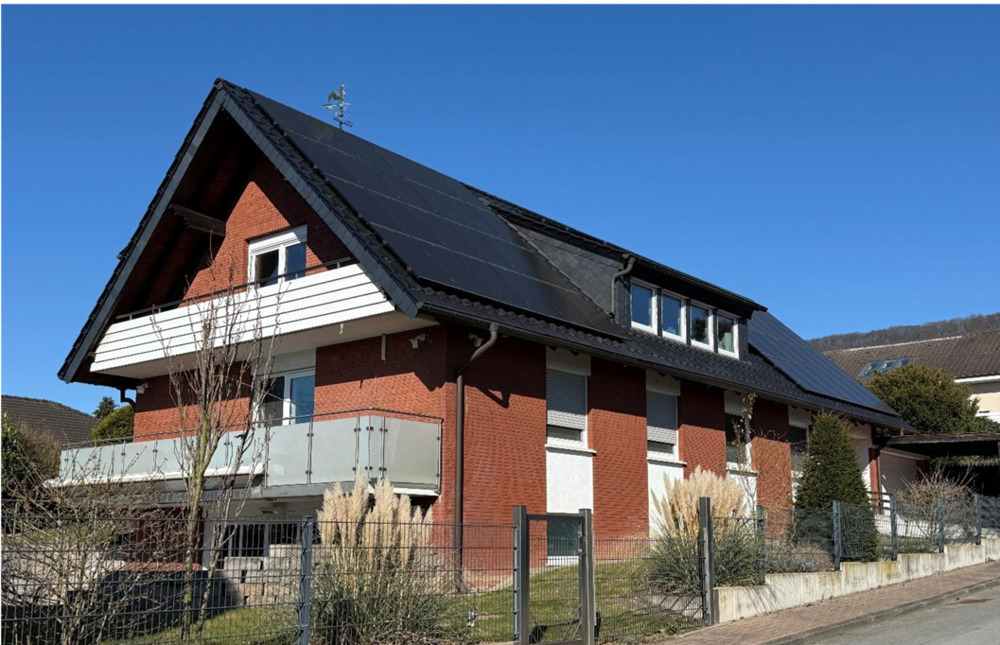 Thumbnail-smarte Technik trifft Luxus: kernsaniertes autarkes Mehrfamilienhaus mit Schwimmbad, Sauna und großem Garten in begehrter Lage von Rinteln