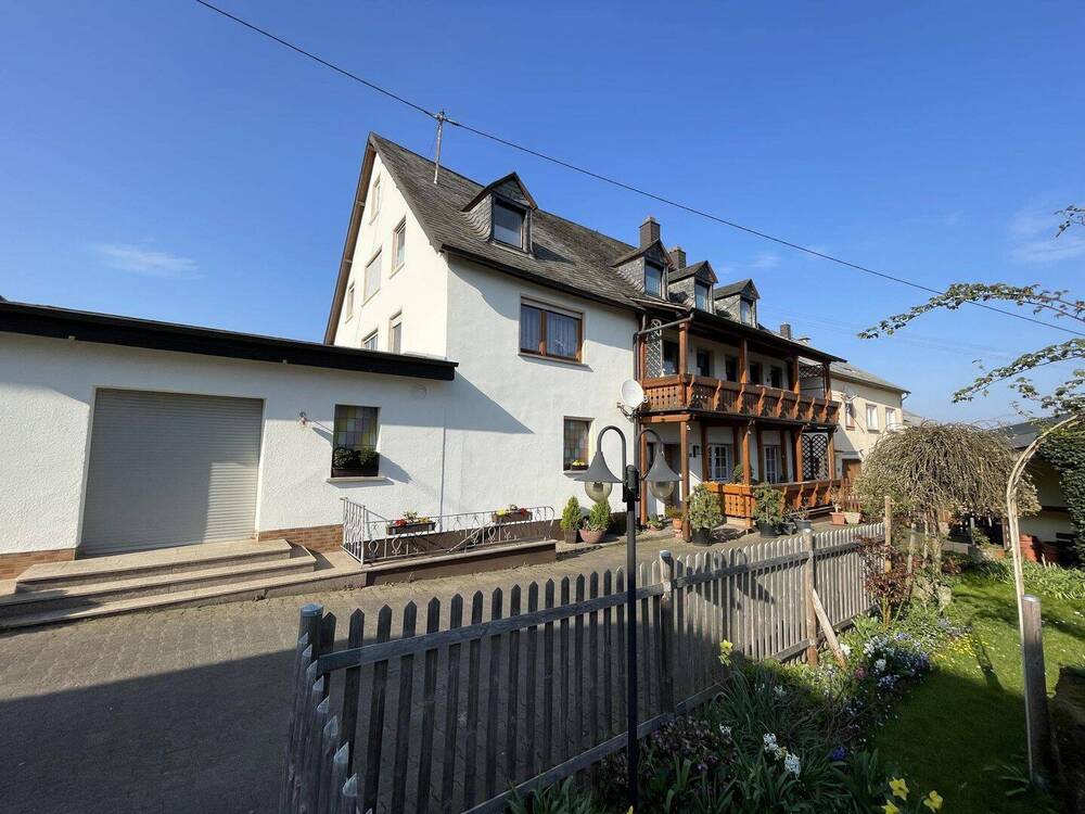 Thumbnail-Mehrfamilienhaus mit ehemaliger Ladenfläche