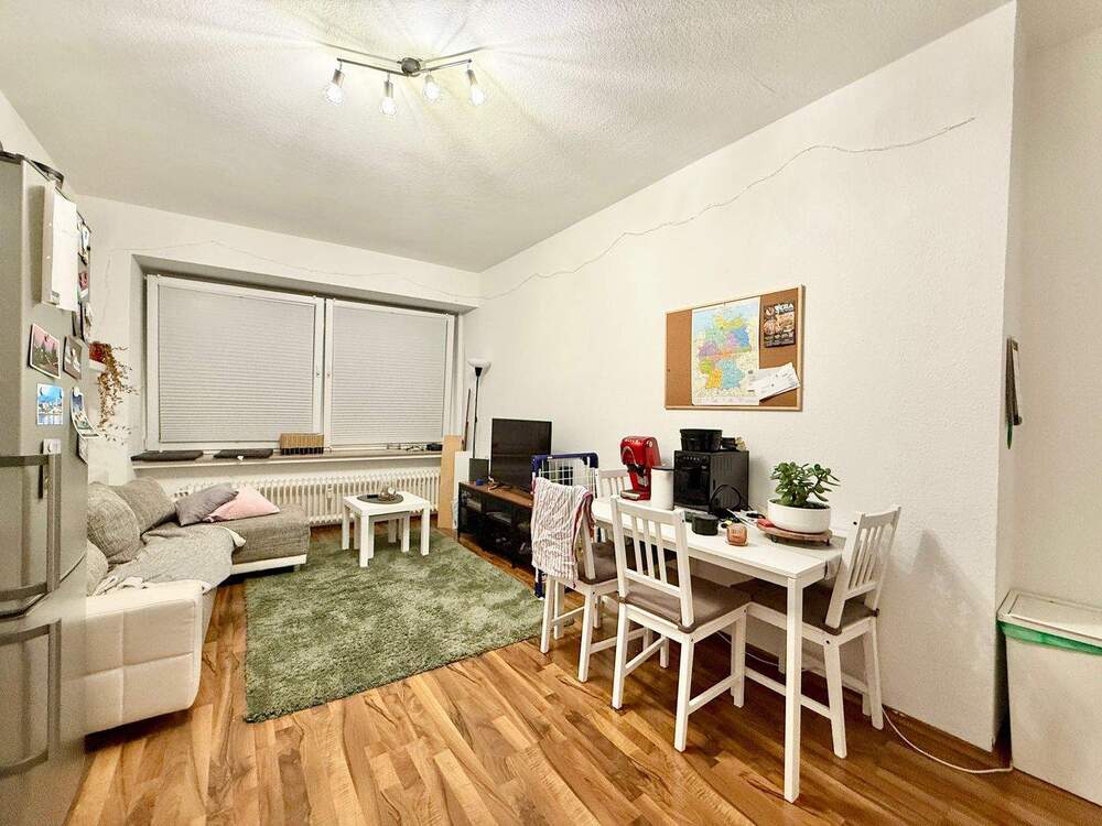 Thumbnail-Moderne 3-Zimmer-Wohnung mit Balkon in Bremen Altstadt