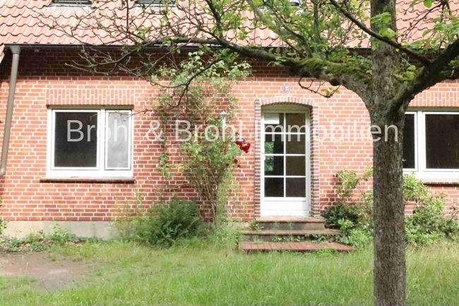 Thumbnail-Idyllisch gelegenes EFH auf großem Grundstück - provisionsfrei für den Käufer