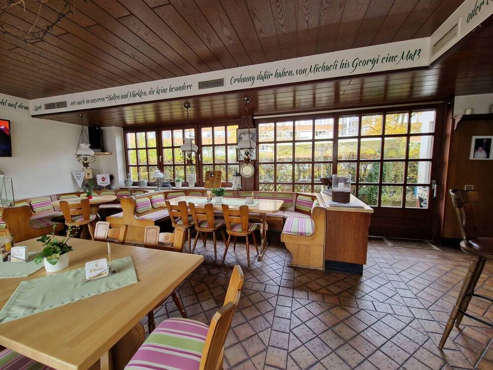 Thumbnail-Sehr gut gehendes Hotel mit 8 Zimmern und Eigentümerwohnung