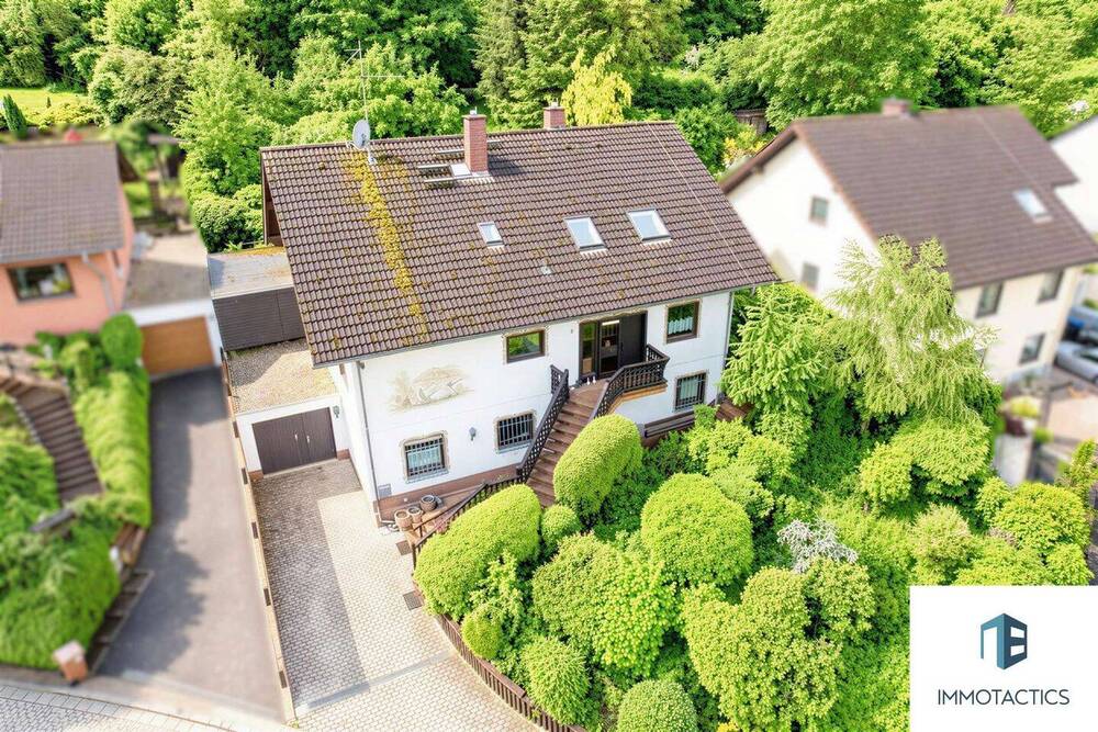 Thumbnail-Großzügiges Einfamilienhaus mit Ausbaureserve, Garage, Balkon, Terrasse & geschütztem Garten
