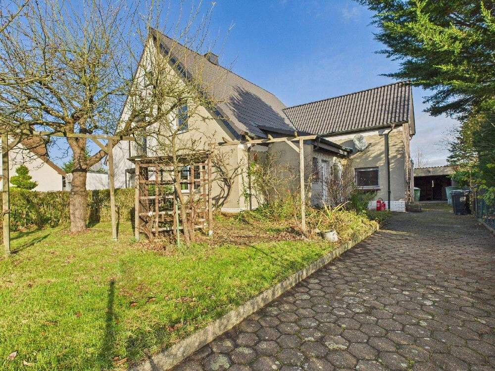 Thumbnail-RESERVIERT ! Sanierungsbedürftiges Zechenhaus mit hochwertig erneuertem Dach