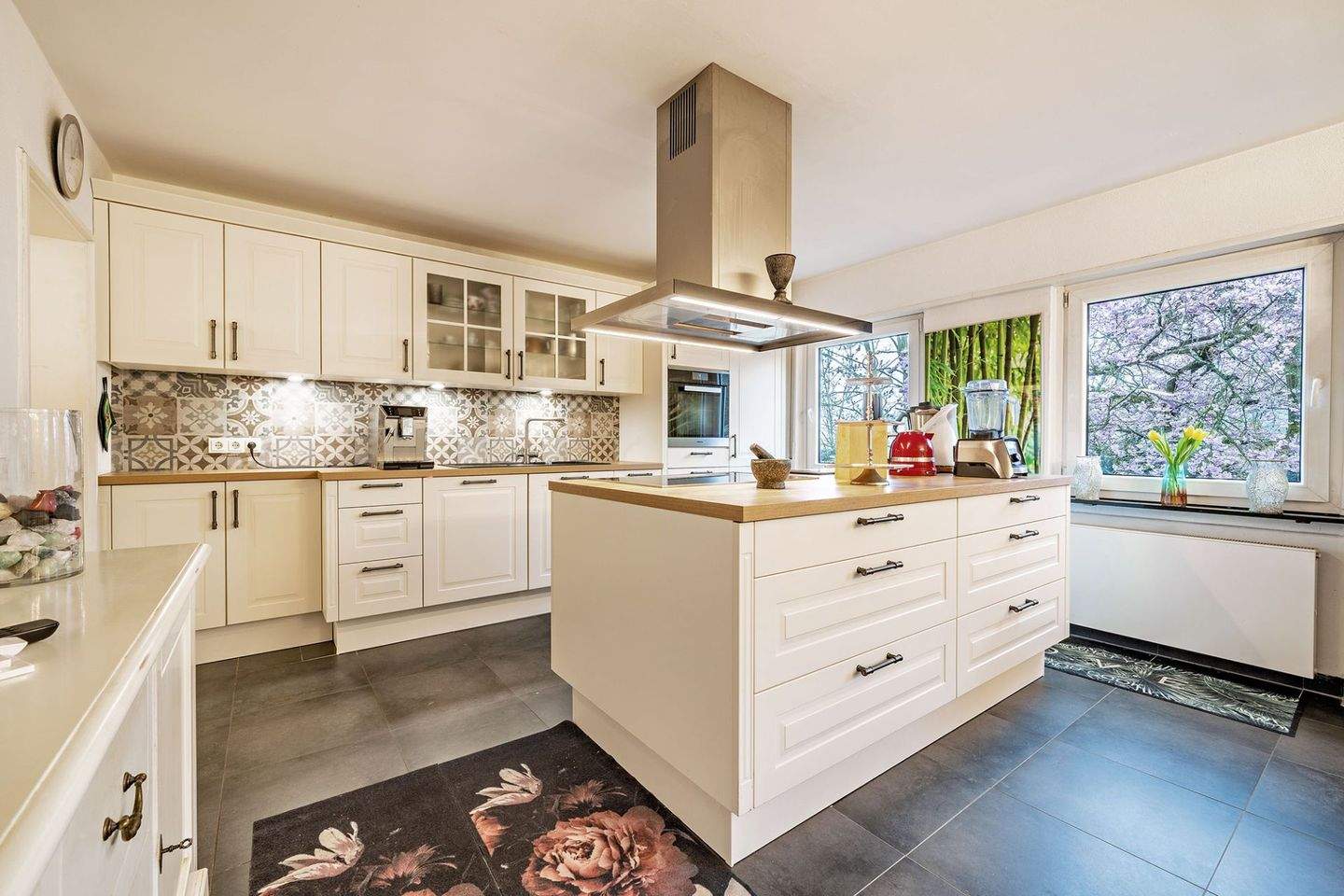 Thumbnail-Exklusives Wohnhaus mit Einliegerwohnung in Bestlage