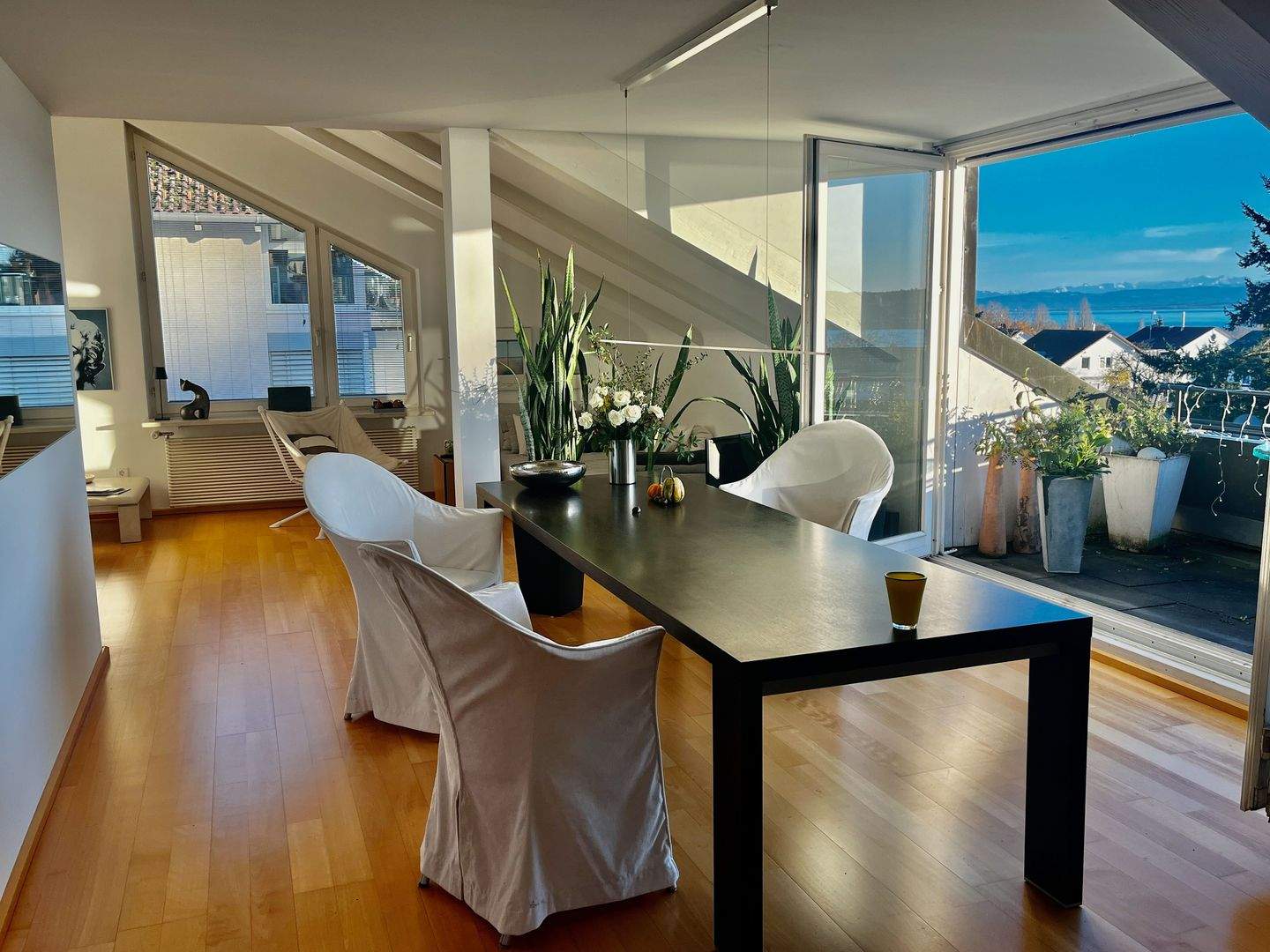 Thumbnail-Traumsicht auf See und Alpenkette