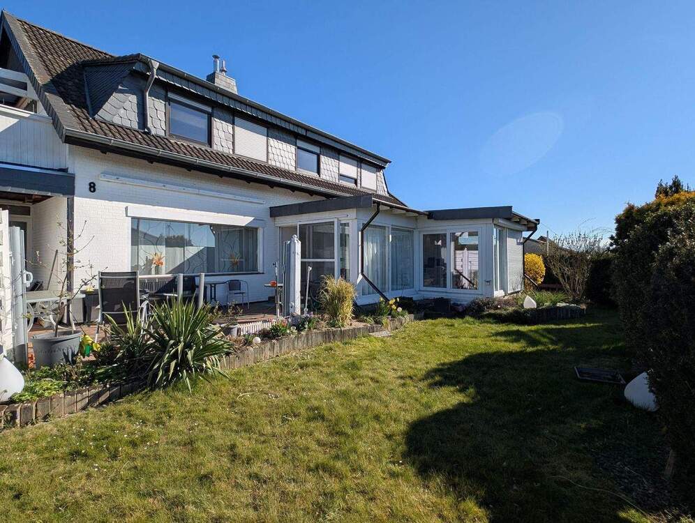 Thumbnail-Geräumiges Zweifamilienhaus in ruhiger Ortsrandlage