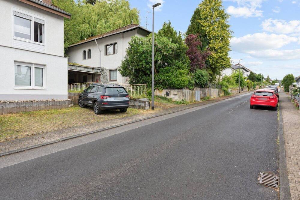 Thumbnail-Das Dornröschenhaus - Sanierungsobjekt mit viel Platz in guter Lage Hohenstein - Ortsteil