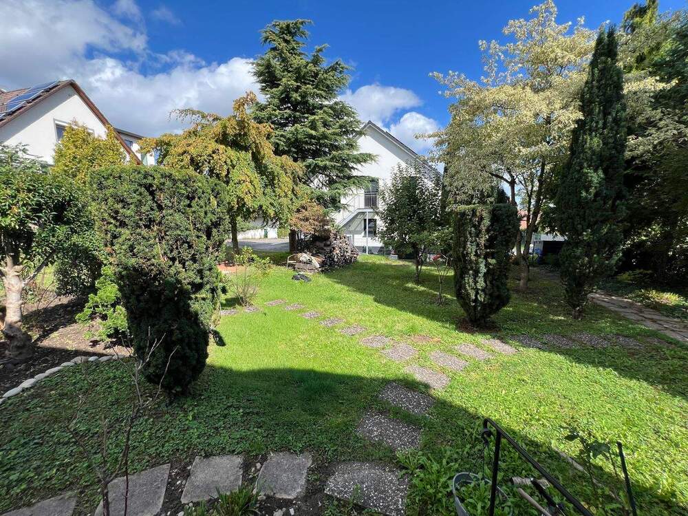 Thumbnail-Bad Krozingen-Biengen: EinZweifamilienhaus mit viel Platz und Garten mit Einliegerwohnung für Mehr-Generationen-Wohnen oder zwei getrennten Einheiten