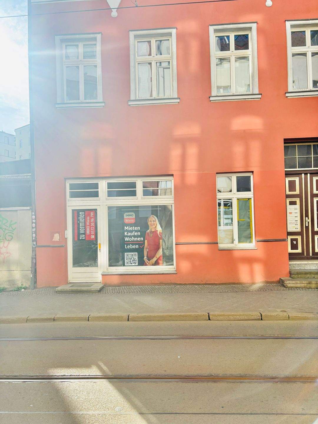 Thumbnail-~ Charmante Gewerbefläche mit großer Terrasse & Schaufenster -ideal für Café, Studio oder Büro ~