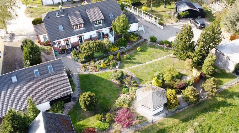 Thumbnail-Romantisches Anwesen auf großem Grundstück – mit Wohnhaus und zwei separaten Nebengebäuden zum Wohnen und Vermieten…