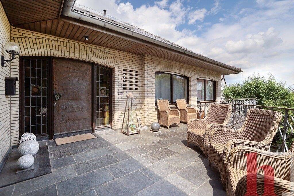 Thumbnail-Geräumiges & Freistehendes Zweifamilienhaus in Kroge