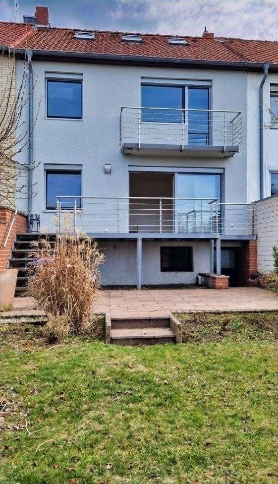 Thumbnail-Reihenmittelhaus in einer ruhigen Sackgasse mit weitem Blick ins Grüne
