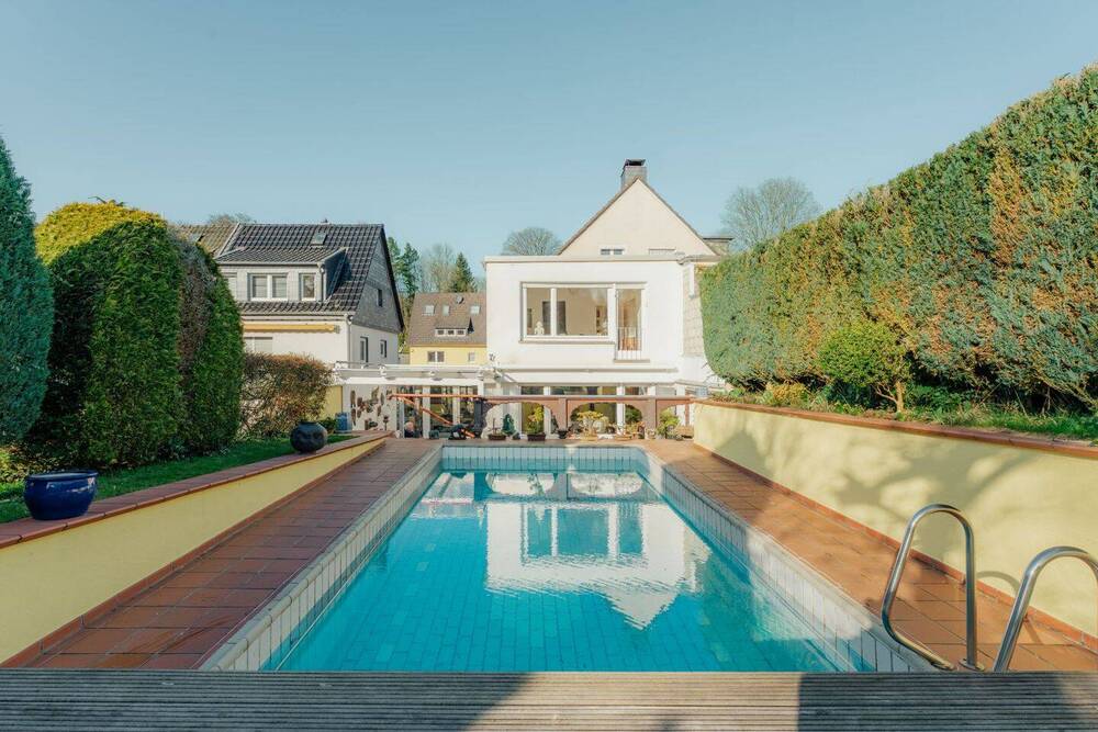 Thumbnail-Pool und Sonne pur - charmante Doppelhaushälfte