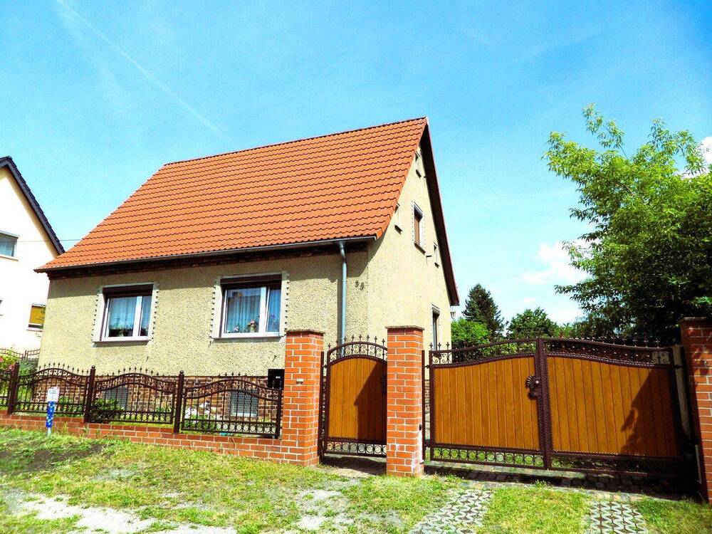 Thumbnail-Seltenes Fundstück in Lauchhammer-Mitte | 1.120 m² Grundstück | Hofcharakter | Garage & Nebengebäude