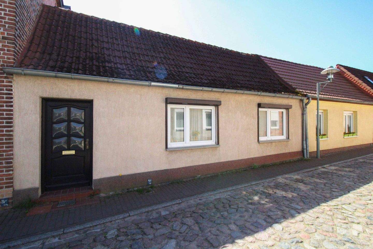 Thumbnail-Wohnen in urbaner Lage: Reihenmittelhaus mit 3 Räumen in Gnoien