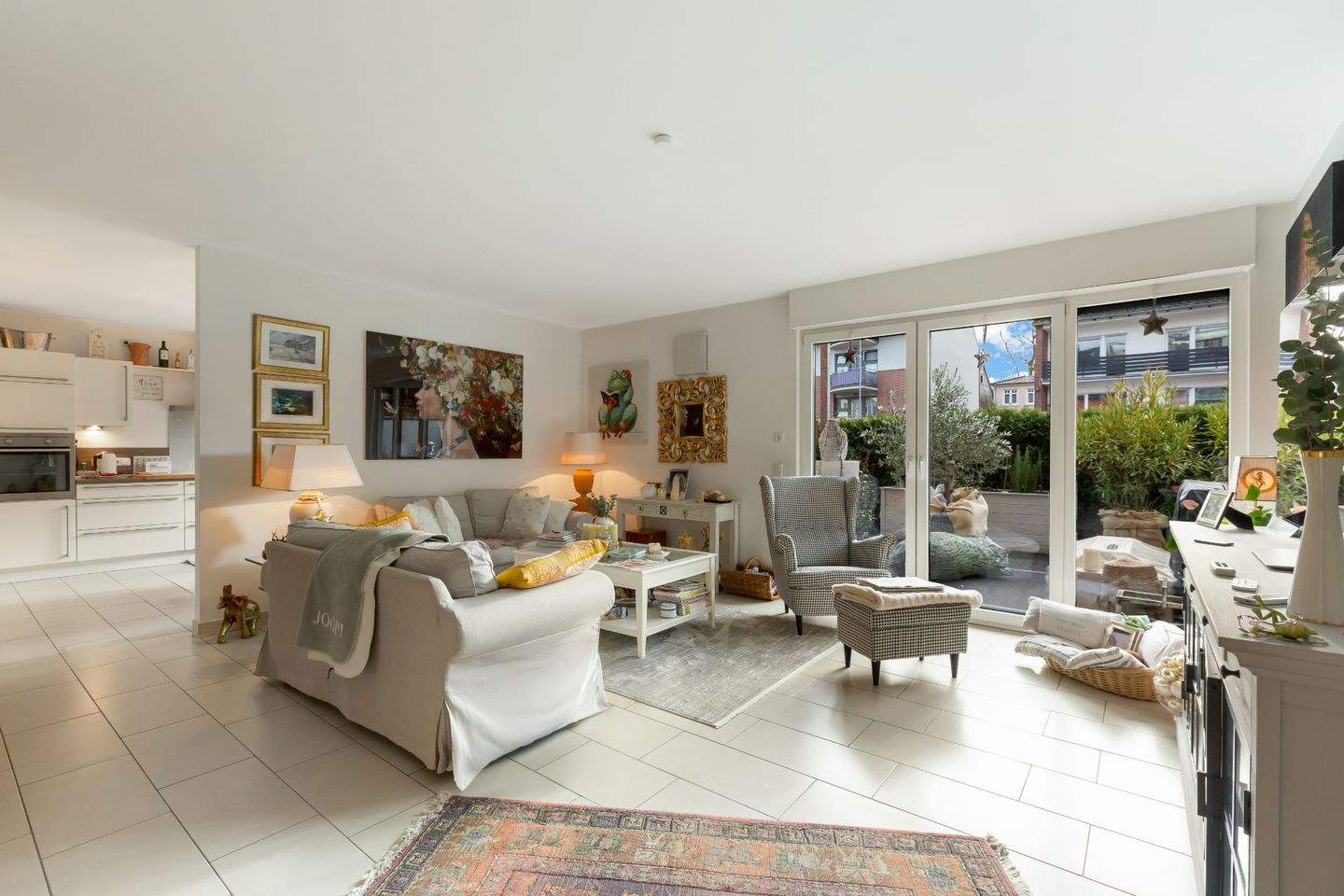 Thumbnail-Schöne große und moderne Eigentumswohnung in zentraler Lage von Erftstadt!