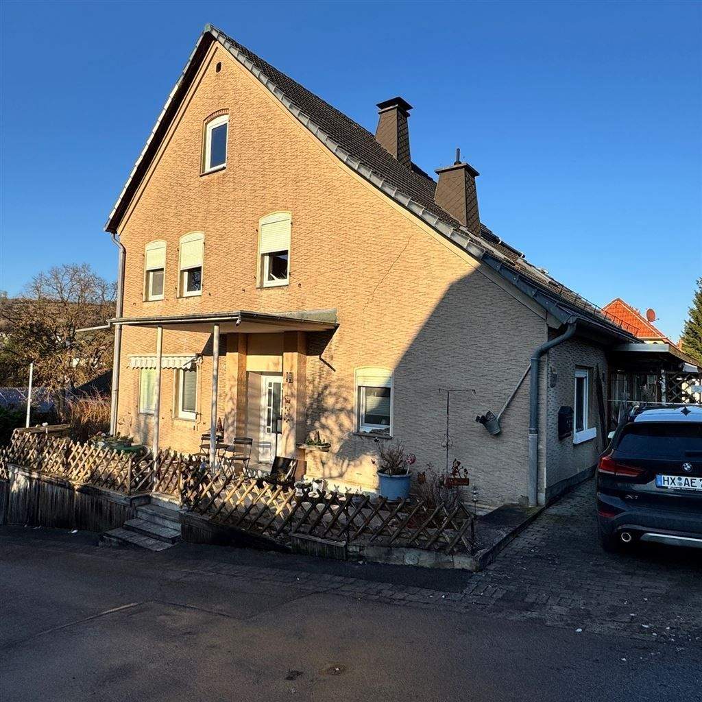 Thumbnail-Beverungen-Dalhausen, Einfamilienhaus mit großem Gartengrundstück