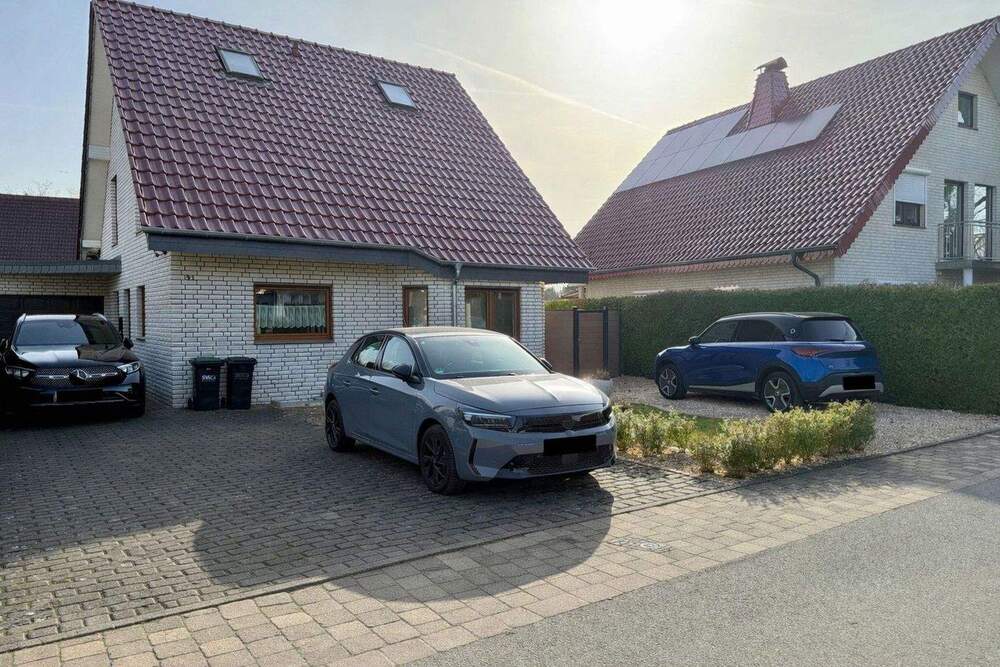 Thumbnail-Modernes Familienhaus mit Wintergarten, Partykeller & Wärmepumpe - ruhige Lage in Herford