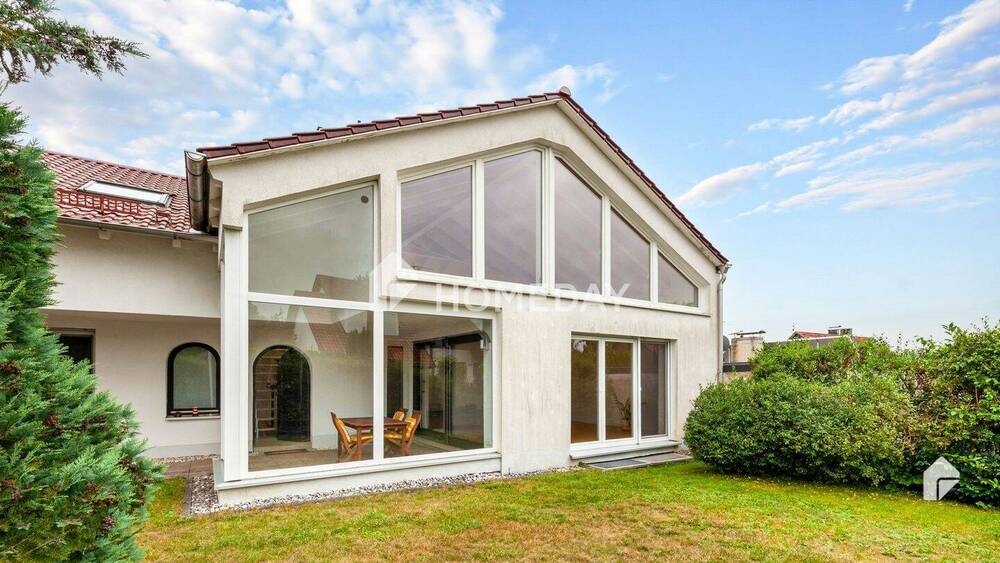 Thumbnail-Großzügiges Familienheim- Ihr neues Traumhaus mit 7 Zimmern, 275 m² Wohnfläche und vielen Highlights