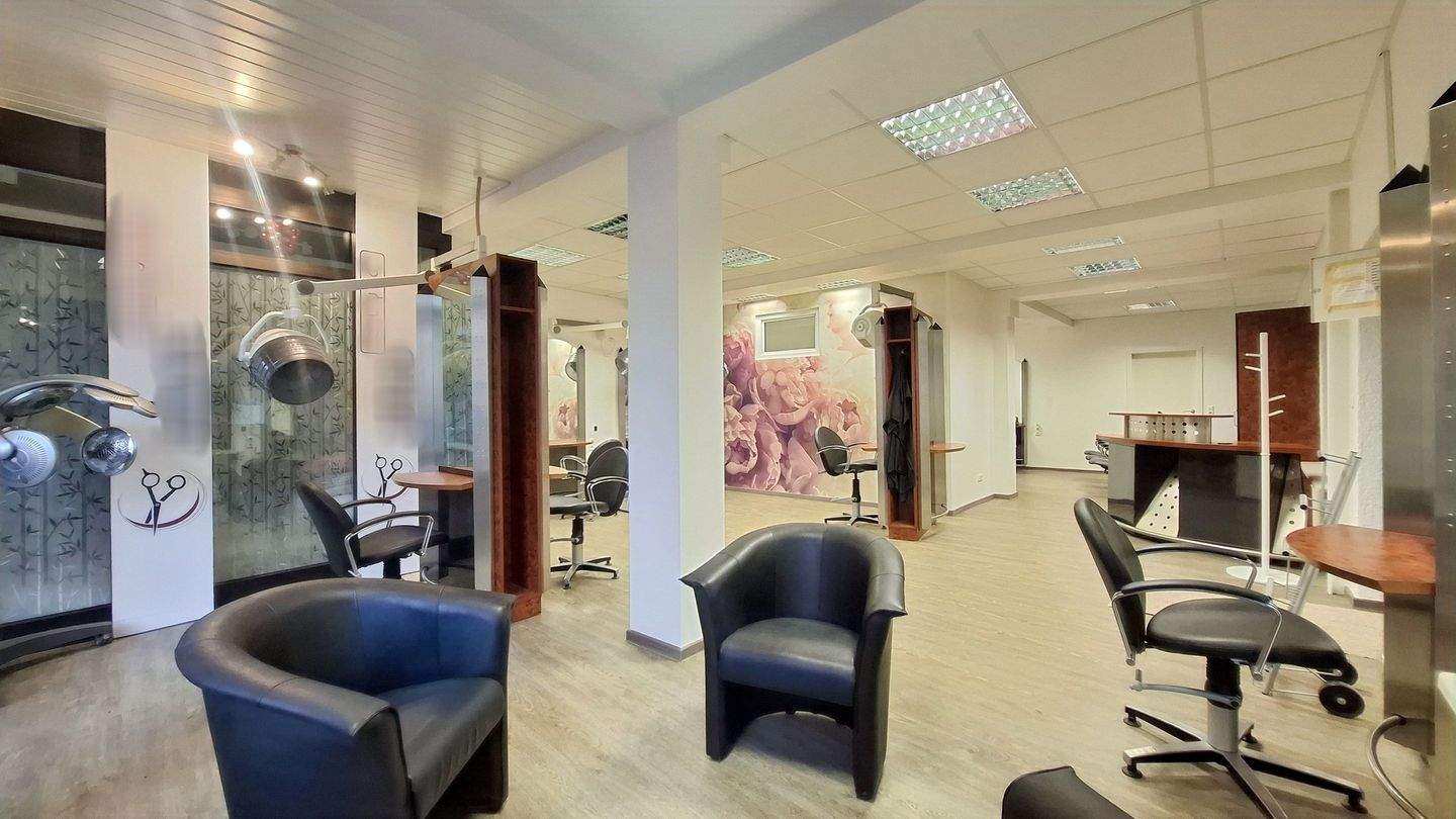 Thumbnail-Karben: Lichtdurchflutetes Ladenlokal mit 94 m², ideal für Gewerbe, Praxis oder Umnutzung in Wohnraum