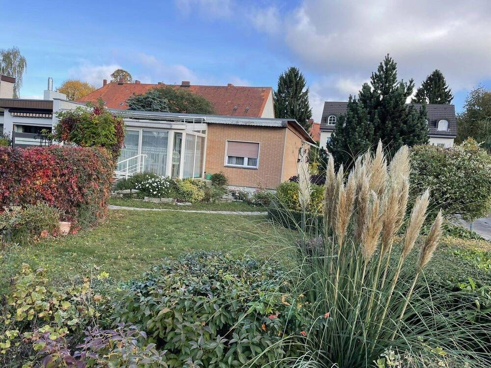 Thumbnail-Von Privat ! Einfamilienhaus mit Garage und Sonnengrundstück