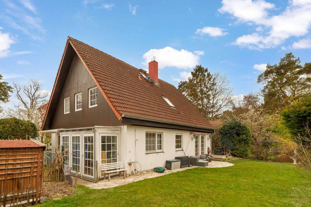 Thumbnail-Schönes Einfamilienhaus mit Einliegerwohnung am Stölpchensee
