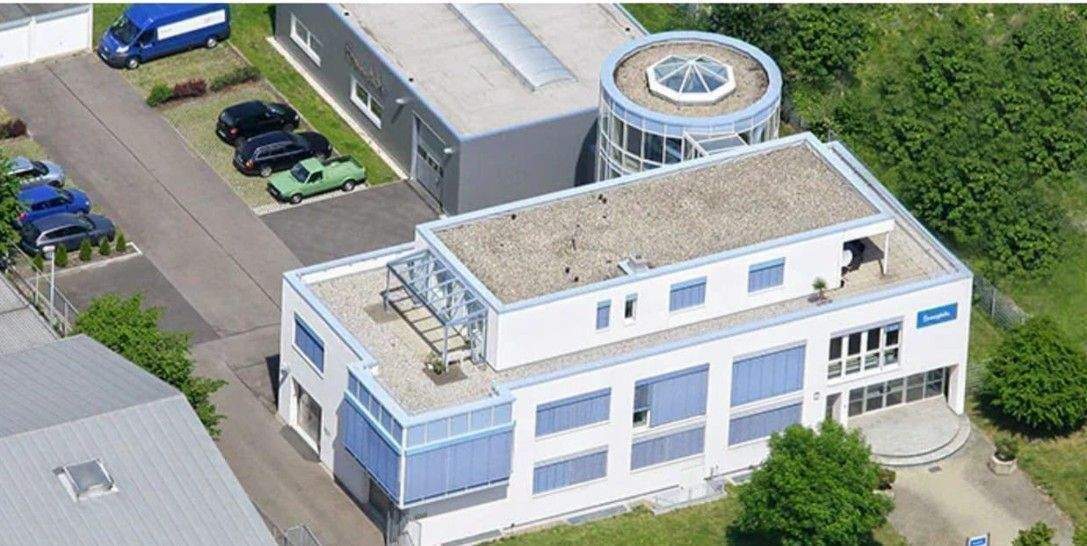 Thumbnail-Bürogebäude mit Penthouse Wohnung und Lagerhalle !