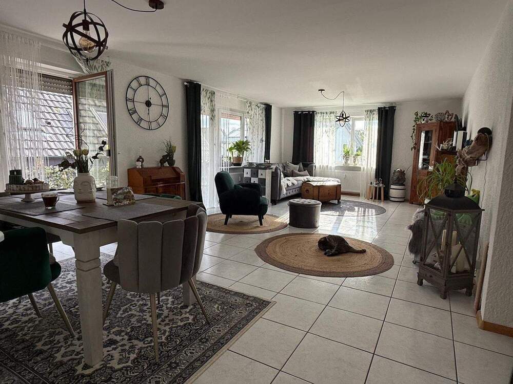 Thumbnail-Schöne Grosse Wohnung im 1. OG mit Flair