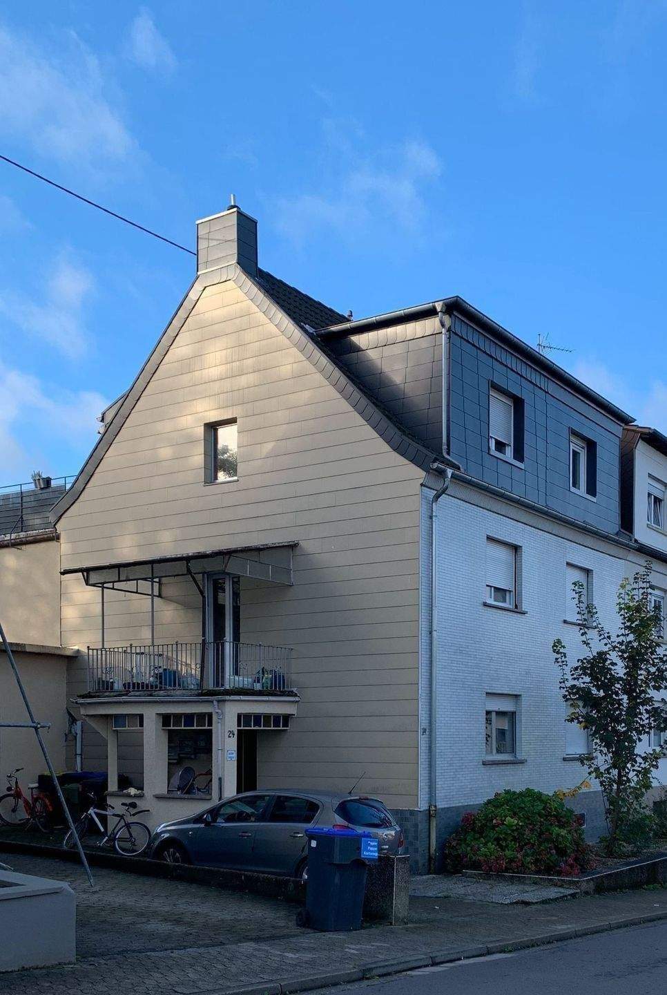 Thumbnail-Doppelhaushälfte mit 3 Wohneinheiten in Dudweiler zu verkaufen!