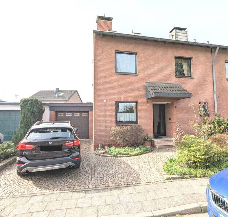 Thumbnail-Gesucht und gefunden: Ruhig gelegenes EFH mit Garage und Garten in Grevenbroich