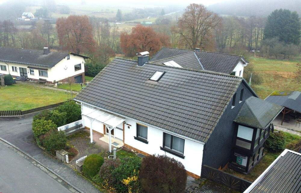 Thumbnail-Ihr Eigenheim! 8-Zimmer-Haus mit Kamin, Wintergarten, Balkon und Terrasse