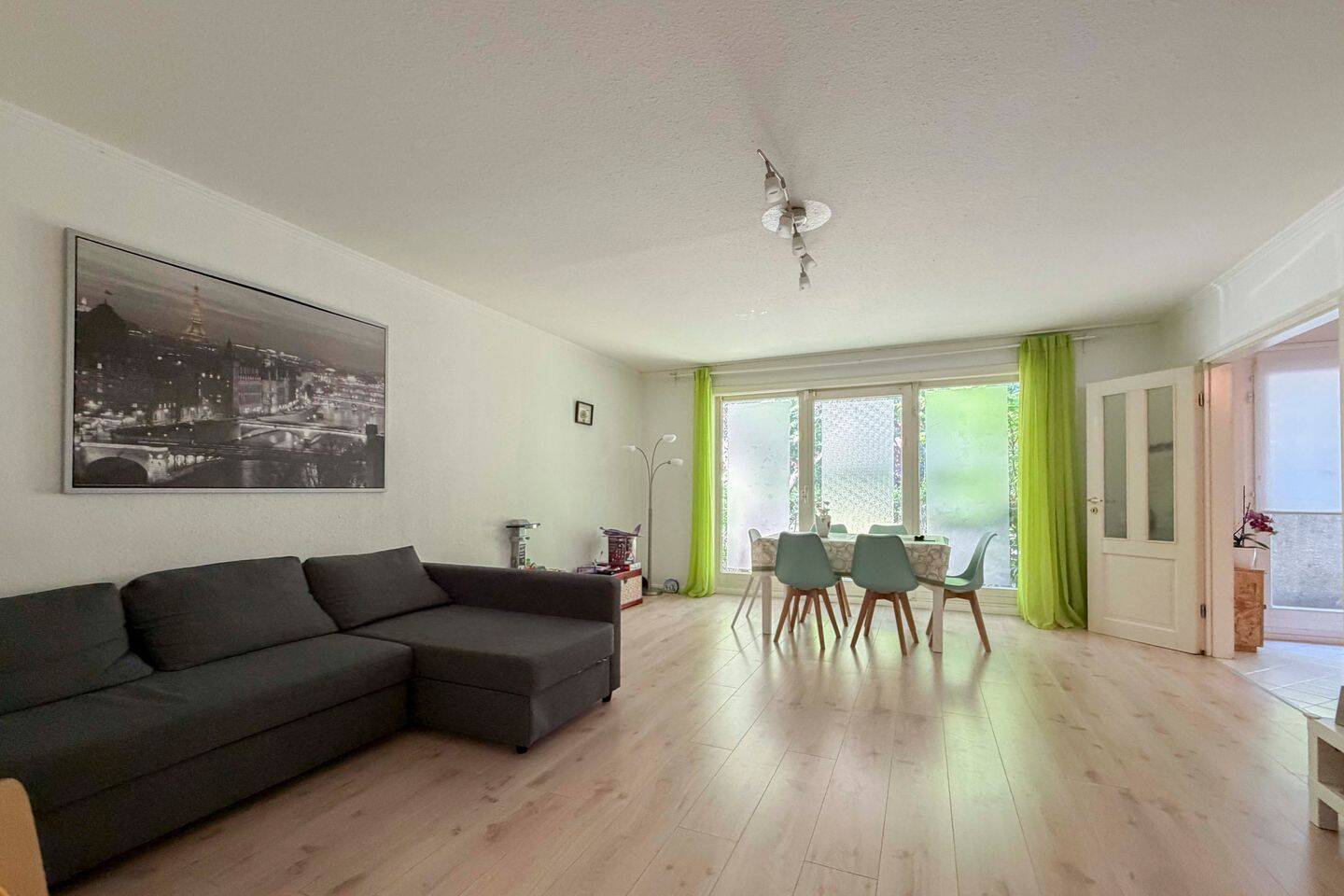 Thumbnail-Großzügige 3-Zimmer Wohnung mit Terrasse, Fußbodenheizung und Tiefgaragenstellplatz