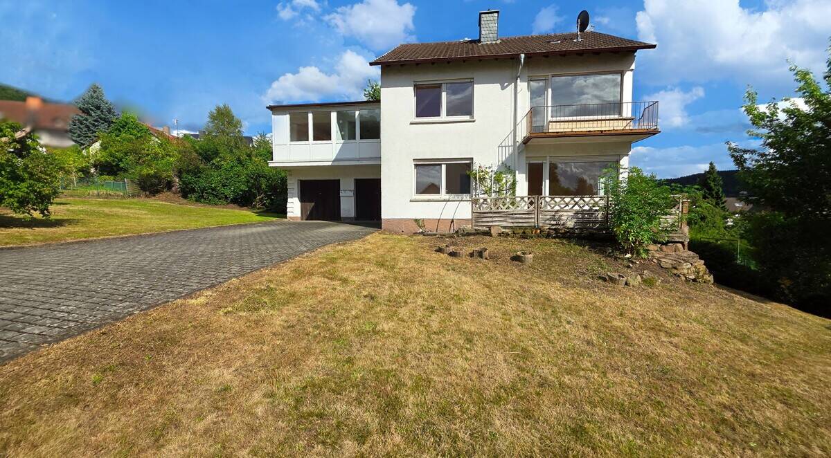 Thumbnail-Großzügiges 2-Familienhaus in sonniger Lage von Gelnhausen