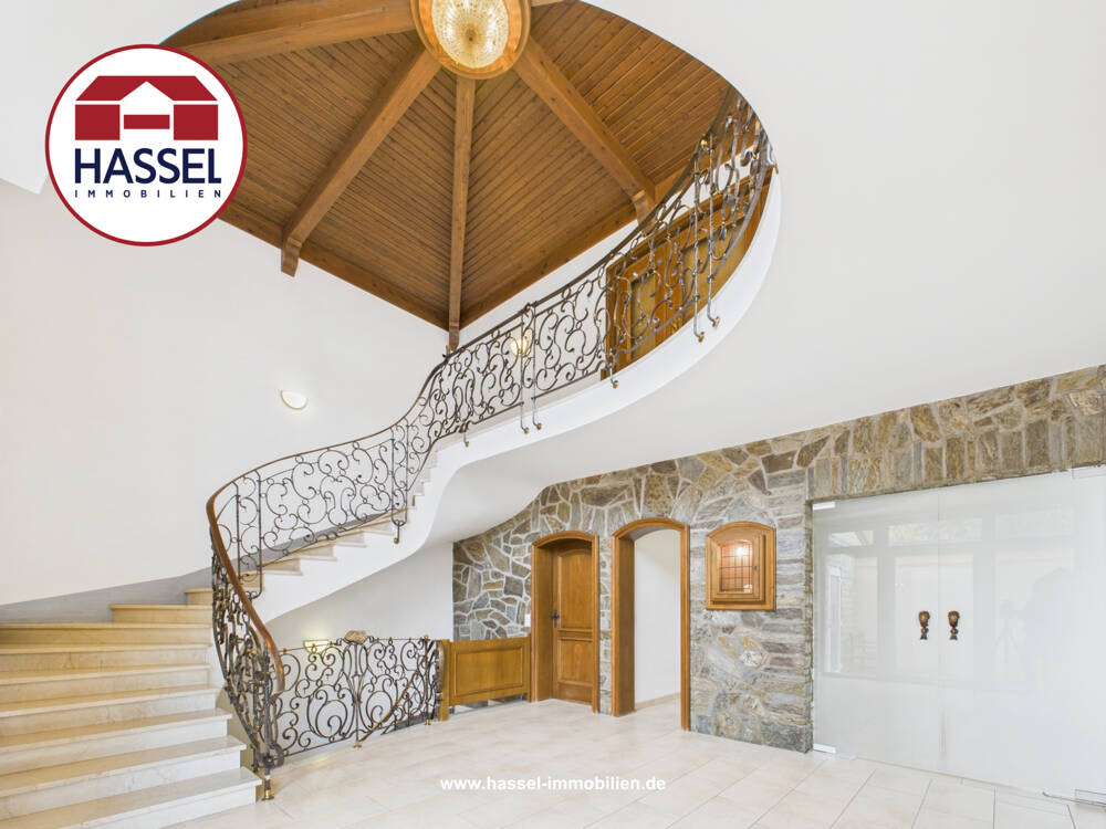 Thumbnail-Leben mit Niveau, Eleganz und viel Platz. Großzügiges Einfamilienhaus mit privatem Wellnessparadies