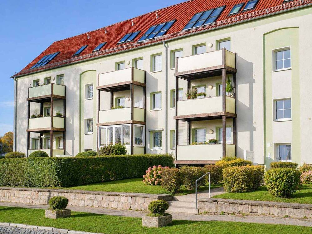 Thumbnail-Erdgeschosswohnung mit Gestaltungspotenzial, Wintergarten-Balkon & 2 PKW-Stellplätzen an der Ostsee