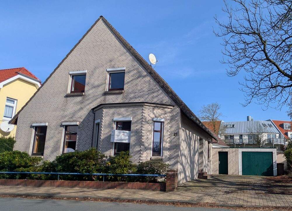 Thumbnail-Einfamilienhaus mit Entwicklungspotenzial in zentraler Lage von Zetel