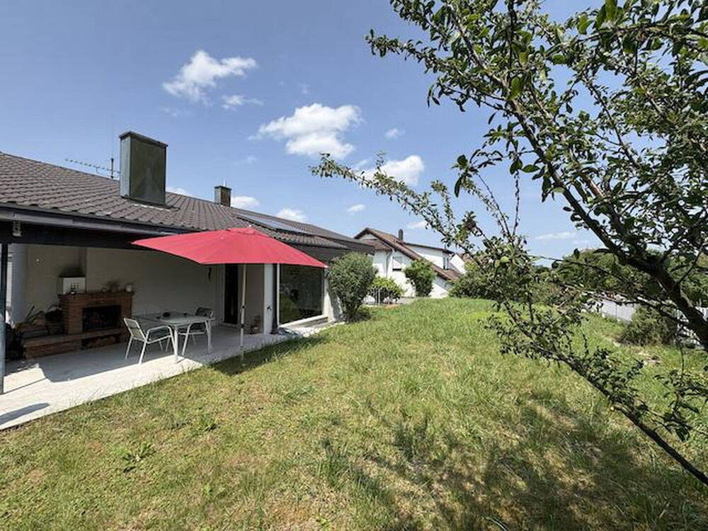 Haus vom Garten aus